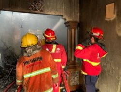 Kamis Siang, Rumah di Kawasan Padang Besi Terbakar