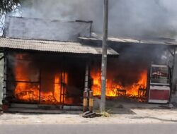 Kebakaran di Pasaman Barat, Dua Bangunan Hangus