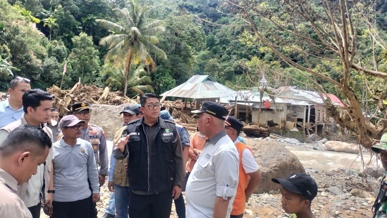Gubernur Tinjau Lokasi Bencana di Nagari Pancuang Taba Pessel