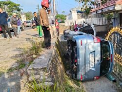 Kecelakaan Beruntun Juga Terjadi di By Pass Bukittinggi, Ertiga Ringsek Usai Hantam Dua Truk