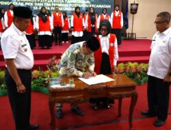 Walikota Zulmaeta Lantik Tim Pembina Posyandu Kota Payakumbuh