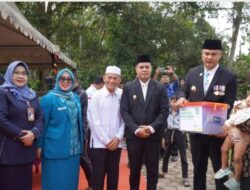 Dukung Pemberantasan Stunting, Baznas Sijunjung Salurkan Paket Bantuan Nutrisi Bagi Keluarga Kurang Mampu