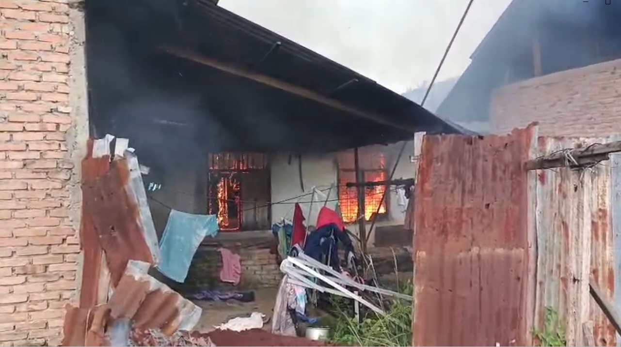 Empat Petak Bangunan di Andalas Ludes Terbakar, Kerugian Ditaksir Rp1 Miliar