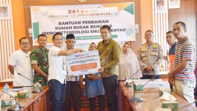 Tiga Warga Kota Pariaman Terima Bantuan Perbaikan Rumah