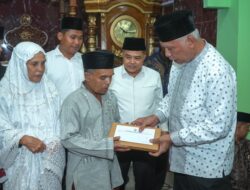 Safari Ramadan ke Palembayan, Gubernur Salurkan Bantuan dan Tegaskan Komitmen Pemulihan Pascabanjir