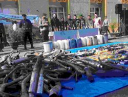 Polres dan Pemkab Dharmasraya Musnahkan BB Hasil Operasi Pekat