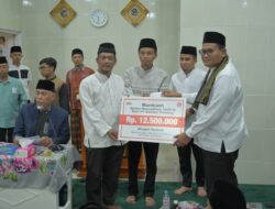 Gubernur Mahyeldi Safari Ramadan di Kota Solok, Serahkan Bantuan dan Dorong Peran Aktif Masyarakat Dalam Pembinaan Generasi Muda