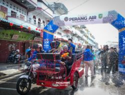 Ditutup Bupati, Festival Perang Air Sukses Terlaksana