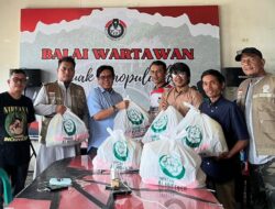 Yayasan Al-Huffazh Bagikan 350 Paket Sembako