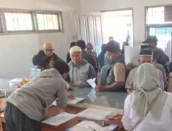 317 Warga Tanah Datar Terima Bantuan Stimulan Sosial Terdampak Bencana