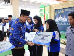 DPD RI Salurkan Bingkisan Idul Fitri bagi Pegawai dan Staf Pendukung 