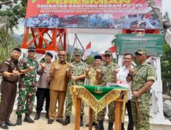 Presiden Resmikan Jembatan Gantung Merah Putih di Kampung Guo Padang