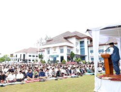 Ribuan Warga Ikuti Salat Idul Fitri di Halaman Balaikota Pariaman
