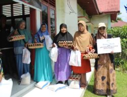 Kolaborasi Perumda AM Padang dan IZI Bantu Warga Terdampak Banjir dengan Paket Ramadan