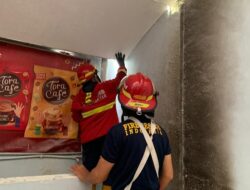 Kantin SMAN 10 Padang Minggu Siang Terbakar