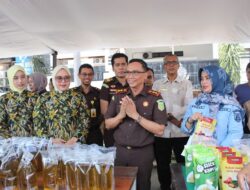 Kejari Sijunjung Gelar Pasar Murah Ramadhan, Bantu Masyarakat Dapatkan Sembako Terjangkau