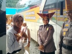 Kapolres Dharmasraya Sambut Rombongan Pemudik Gratis di RM Umega Gunung Medan