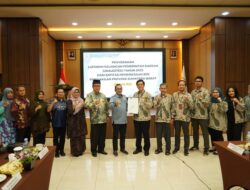 Pemkab Tanah Datar Daerah Pertama Menerima Penyerahan LKPD