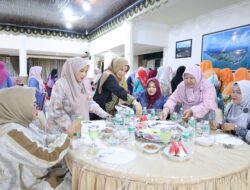 TP-PKK Kota Pariaman Buka Puasa Bersama Organisasi Perempuan