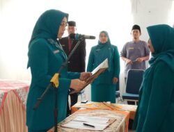Camat dan Ketua TP PKK Rao Selatan Diserahterimakan