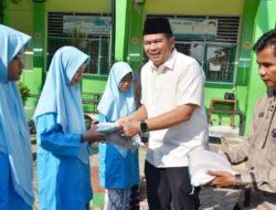 Yota Balad Serahkan Sembako untuk Siswa Kurang Mampu
