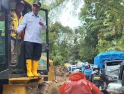 Badan Jalan Nasional Sumut Bukittinggi-Medan Tertimbun Tanah Longsor Sudah Bisa Dilalui 