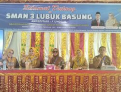 Ujian Via Online Pakai HP Di SMAN 3 Lubuk Basung Berjalan Lancar