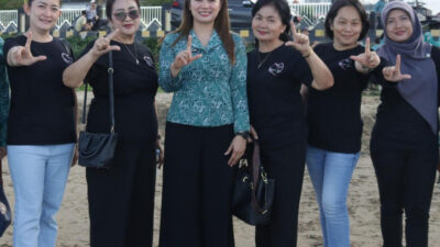 Sahabat Venny dan TP PKK Gunungsitoli Rawat Ekosistem Laut, Lepas Puluhan Penyu Dilindungi