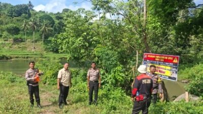 Polsek Rambatan Pasang Spanduk Larangan PETI di Sejumlah Titik Rawan Tambang Ilegal
