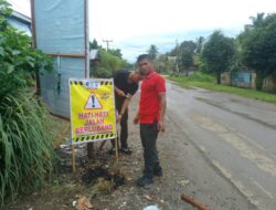 Antisipasi Lakalantas, Dishub Dharmasraya Pasang Rambu- Rambu Jalan