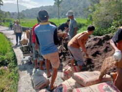 Melalui Program TJSL, PT Semen Padang Dukung Warga Baringin-Tarantang Perbaiki Jalan Eusak
