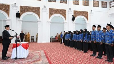 Ramlan Nurmatias Serahkan SK 58 ASN Pemko Bukittinggi