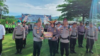 Kapolres Sijunjung Beri Hadiah Umroh Bagi Personil dengan Kinerja Baik