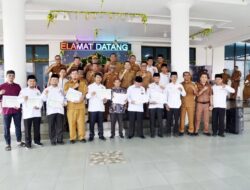 Walikota Pariaman Serahkan Hadiah bagi Pemenang Festival Takbiran Idul Fitri
