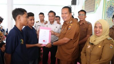 22 Warga Binaan Lapas Kelas IIB Pariaman Terima Ijazah Paket Penyetaraan