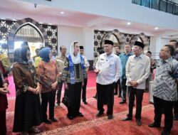 Cek Fakta: Pemprov Sumbar Tegaskan Video Menteri Pariwisata Pakai Sepatu di Masjid adalah Hoaks!