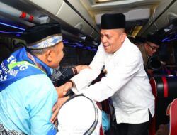 Wawako Elzadaswarman Lepas Jemaah Haji Payakumbuh Menuju Tanah Suci
