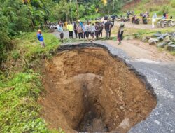 Jalan di Limapuluh Kota Amblas Mirip Sinkhole