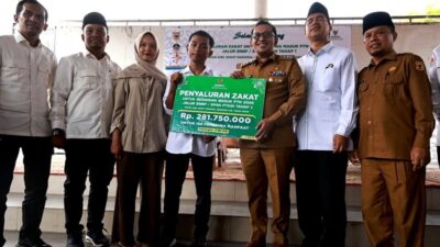 Bantuan pendidikan Baznas Tanah Datar. (ist)