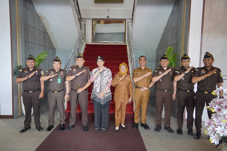Perkuat Koordinasi, Kajari Dharmasraya Jalin Silaturahmi Dengan Pemkab Setempat