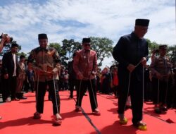 Dentuman Mariam Batuang Buka Alek Anak Nagari, Semarakkan Satu Abad Jam Gadang di Bukittinggi