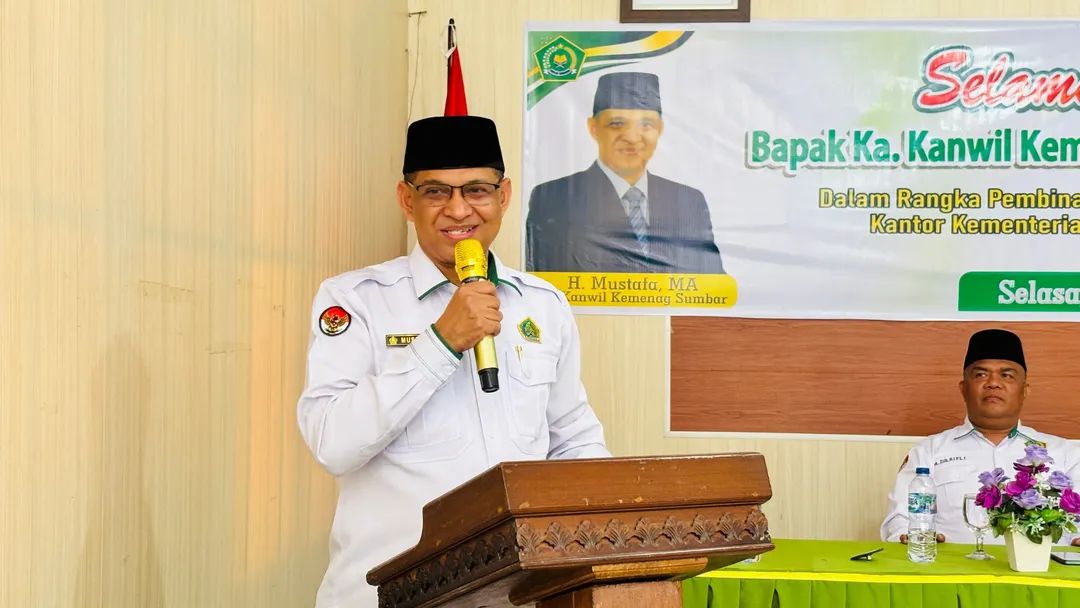 Kakanwil Kemenag Sumatera Barat Mustafa saat lakukan pembinaan ASN di Kemenag Sawahlunto.subandi