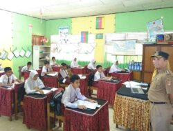 Camat Palupuah Nong Rianto Motivasi Siswa SD dan SMP Hadapi Ujian Sekolah