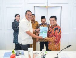 Walikota Pariaman Serahkan Proposal Percepatan Pembangunan ke Bappenas