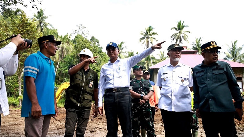 Menteri Pekerjaan Umum Dody Hanggodo di Nagari Taluk. (ist)