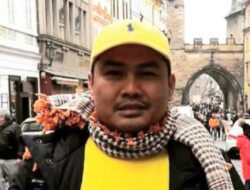 Tiga Kaki Hendrajoni