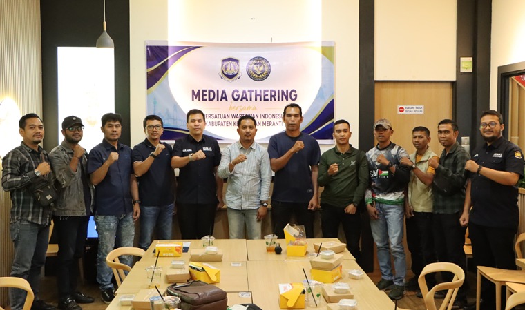 Perkuat Sinergi dengan Insan Pers, Imigrasi Kelas II TPI Selatpanjang Gelar Media Gathering Bersama PWI Kepulauan Meranti
