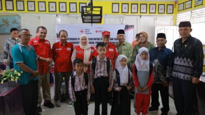 Penyaluran bantuan PMI. (ist)
