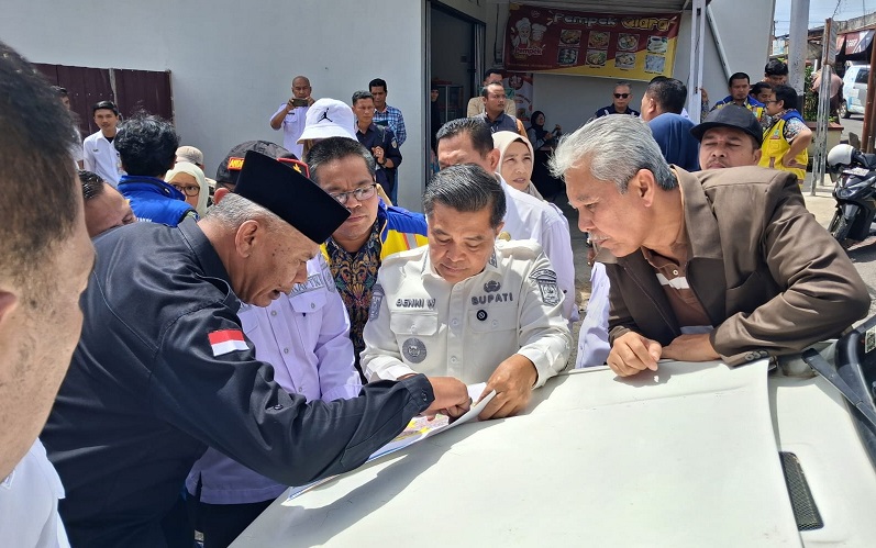 Bupati Agam saat di Padang Lua. (ist)