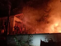 Rumah Semi Permanen di Bukit Gado-Gado Padang Ludes Terbakar